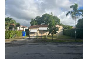 5611 Sw 6th St, Miami