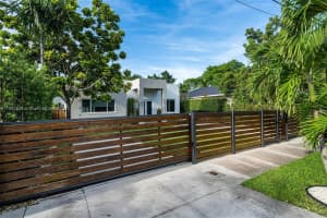 2437 Sw 25th Ter Miami, FL 33133 - MLS#A11891235