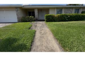 16628 Golfview Dr, Weston
