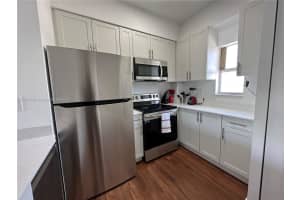 1638 Sw 3rd St 303, Miami