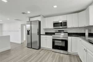 2701 Nw 18th Ter Oakland Park, FL 33311 - MLS#A11891317