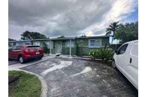 4411 Nw 34th St, Lauderdale Lakes