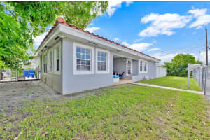 525 Sw 68th Ave Miami, FL 33144 - MLS#A11891469