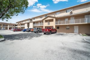 3021 W 76th St C-109, Hialeah