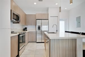4740 Nw 84th Ct 31, Doral