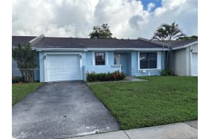 5442 S Lakewood Cir S D Margate, FL 33063 - MLS#A11891530