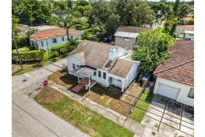 2100 Sw 25th St Miami, FL 33133 - MLS#A11891550