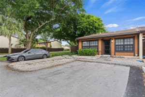 10250 Oleander Ct Pembroke Pines, FL 33026 - MLS#A11891561