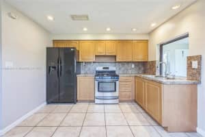 6901 Nw 28th St Sunrise, FL 33313 - MLS#A11891621