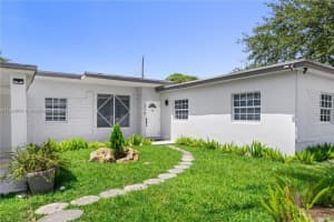 315 Nw 106th St, Miami