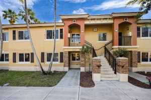 930 Ne 33rd Ter 102, Homestead