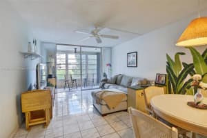 9041 Sunrise Lakes Blvd 107 Sunrise, FL 33322 - MLS#A11891700