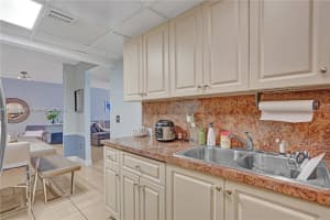 1490 W 42nd Pl 303 Hialeah, FL 33012 - MLS#A11891731