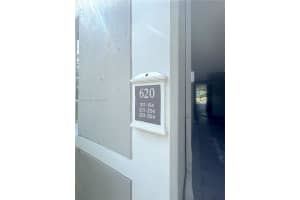 620 Sw 111th Ave 304 Pembroke Pines, FL 33025 - MLS#A11891804