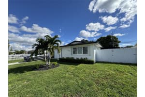 15021 Pierce St Miami, FL 33176 - MLS#A11891858