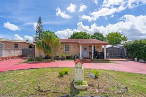 230 E 62nd St, Hialeah