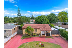 230 E 62nd St Hialeah, FL 33013 - MLS#A11891885