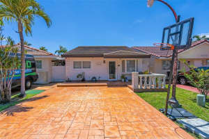 11562 Nw 87th Pl Hialeah Gardens, FL 33018 - MLS#A11892031