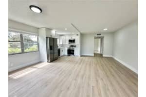 213 Oakridge N 213 Deerfield Beach, FL 33442 - MLS#A11892049