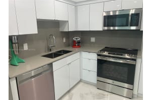 5005 Collins Ave Miami Beach, FL 33140 - MLS#A11892152