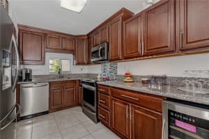 9410 N Hollybrook Lake Dr 11-109, Pembroke Pines