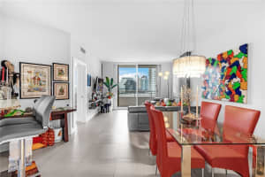 888 Brickell Key Dr 1002, Miami