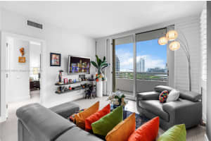 888 Brickell Key Dr 1002 Miami, FL 33131 - MLS#A11892169