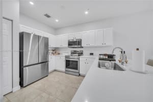 290 Nw 109th Ave 103 Miami, FL 33172 - MLS#A11892176