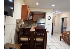 811 Ne 10th St 4 Hallandale Beach, FL 33009 - MLS#A11892189