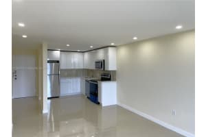 16950 W Dixie Hwy B625 North Miami Beach, FL 33160 - MLS#A11892207