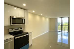 16950 W Dixie Hwy B625 North Miami Beach, FL 33160 - MLS#A11892207