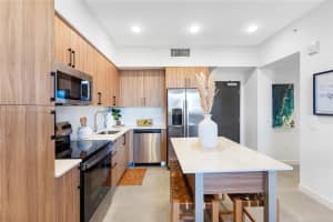 208 N Federal Hwy 217 Pompano Beach, FL 33062 - MLS#A11892251