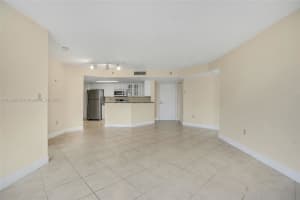 2351 Douglas Rd 604 Miami, FL 33145 - MLS#A11892258