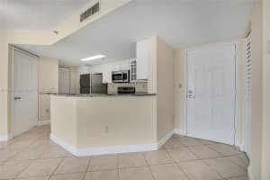 2351 Douglas Rd 604 Miami, FL 33145 - MLS#A11892258