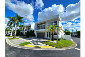 9790 Nw 75th St Doral, FL 33178 - MLS#A11892287