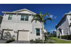 830 Se Grovebush Ln 830 Port Saint Lucie, FL 34984 - MLS#A11892294