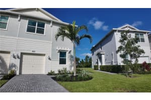 830 Se Grovebush Ln 830 Port Saint Lucie, FL 34984 - MLS#A11892294