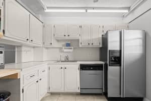 351 Cambridge Rd 208 Hollywood, FL 33024 - MLS#A11892320