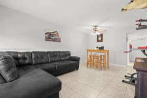 351 Cambridge Rd 208 Hollywood, FL 33024 - MLS#A11892320