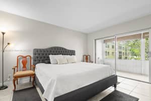 351 Cambridge Rd 208 Hollywood, FL 33024 - MLS#A11892320