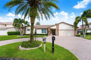 5340 Lancelot Ln, Davie