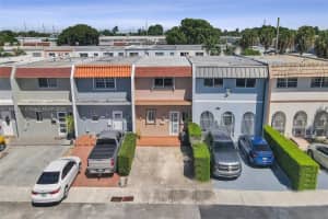 1831 W 72nd Pl, Hialeah