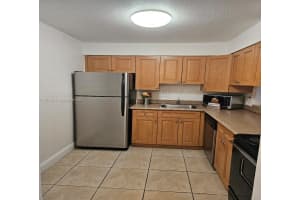 5201 Geneva Way 202 Doral, FL 33166 - MLS#A11892345