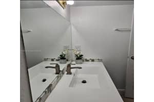 5201 Geneva Way 202 Doral, FL 33166 - MLS#A11892345