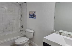 5201 Geneva Way 202 Doral, FL 33166 - MLS#A11892345