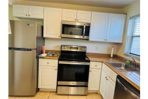 8110 Sunrise Lakes Blvd 109 Sunrise, FL 33322 - MLS#A11892377