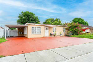 317 W 36th St, Hialeah