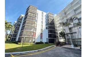 3401 N Country Club Dr 107, Aventura