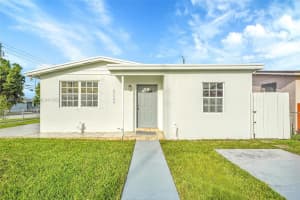 2506 W 9th Ct, Hialeah