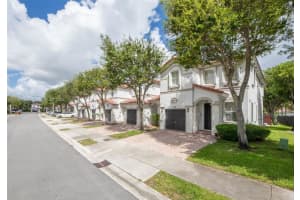 8039 Nw 108th Pl Doral, FL 33178 - MLS#A11892406